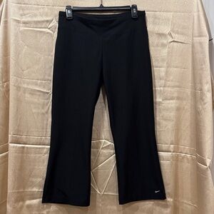 Nike Dri-Fit Black Capri Sytle Athletic Pants - Size M (8-10)  LIKE NEW
